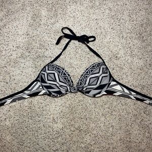 black&white swimsuit top